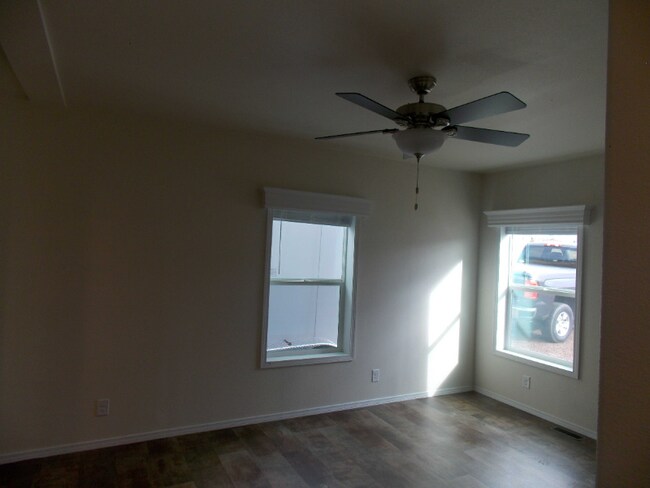 Building Photo - 302 W El Paso Ave