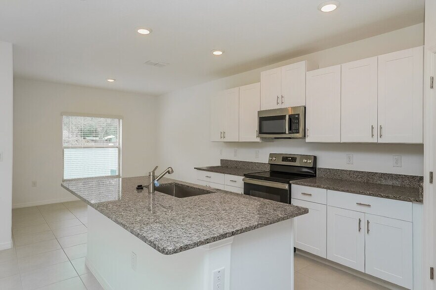 Building Photo - 7333 Spring Snowflake Ave