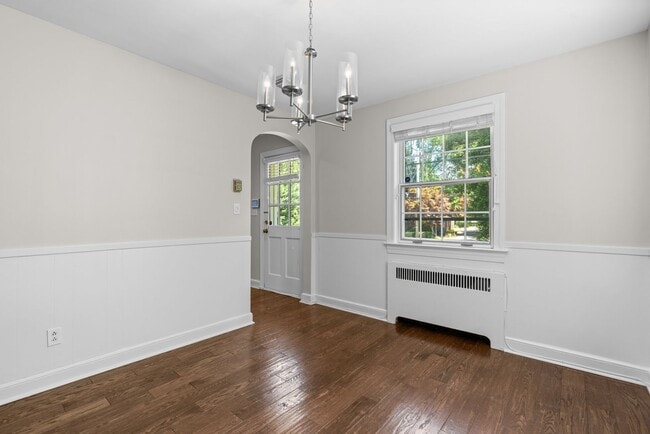 Building Photo - 3 Bed 3 Bath - Bethesda Colonial - Move-In...