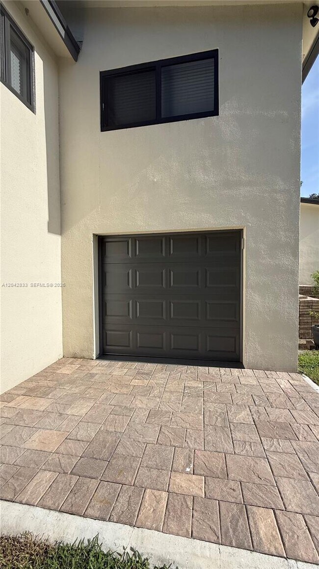 Building Photo - 10751 SW 48th St