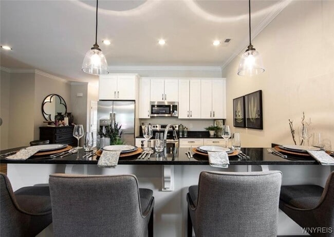 Building Photo - 5281-5287 Chestnut Ridge Rd