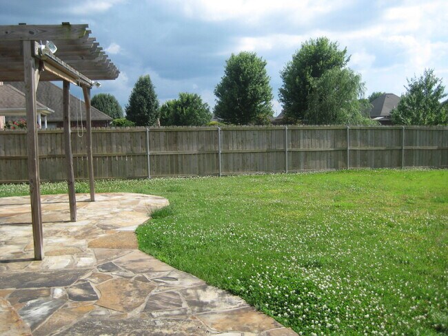 Building Photo - 15 Bluestem Ln