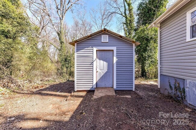 Building Photo - 4924 Jane Ave