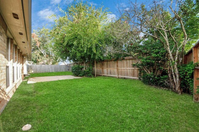 Building Photo - 21106 Brookrock Cir