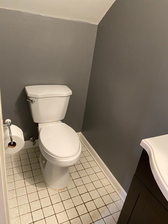 Building Photo - 3620 Independence Ave S