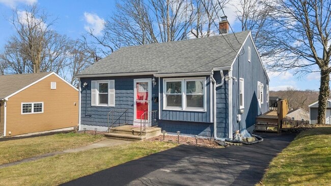 Building Photo - 27 Strathmore Rd