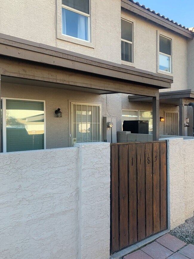 Building Photo - **MOVE-IN SPECIAL 50% OFF MOVE-IN MONTH!!!!** Ready Now!! 3BR 2.5BA located in Chandler - Cross S...