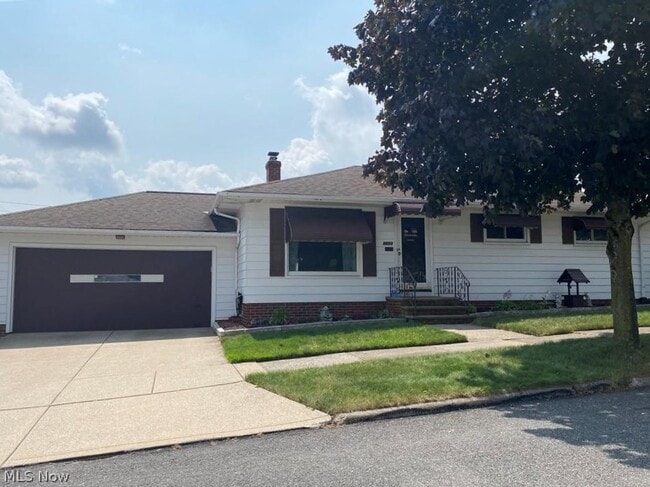 Building Photo - 5653 Cumberland Dr