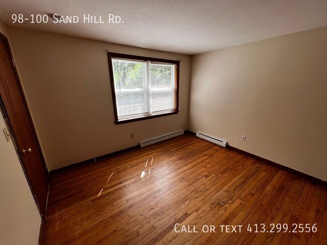 Building Photo - Charming 3 BR in a Quiet Amherst Location