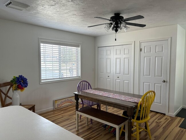 Building Photo - 1095 Canal Ave