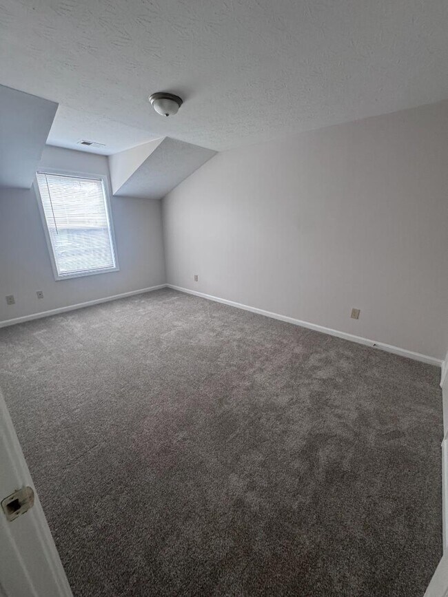 Building Photo - 3711 Lochdale Terrace