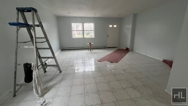 Building Photo - Schenectady Ave