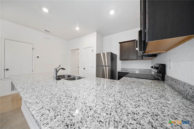 Building Photo - 1254 Lehmann Dr