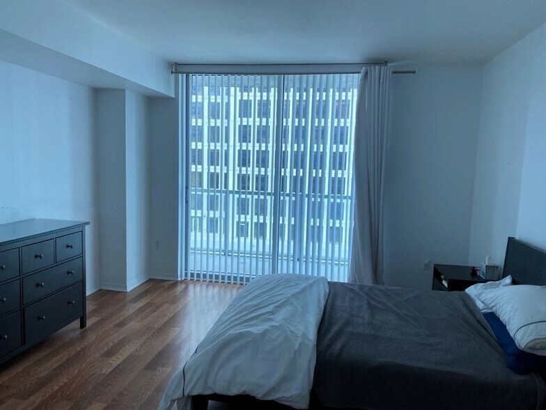 Building Photo - 500 Brickell Ave
