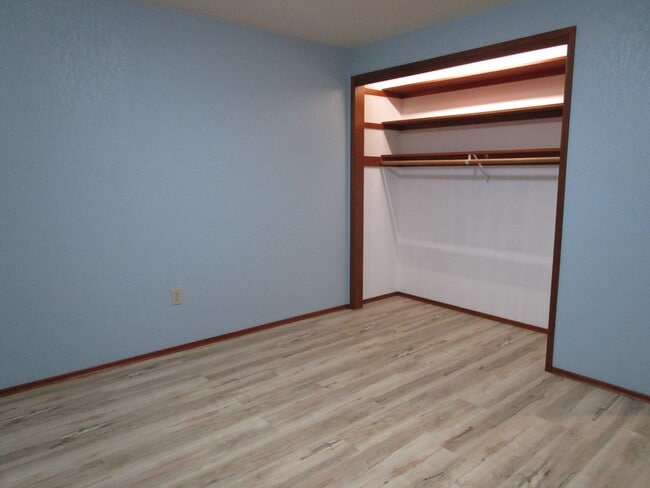 Building Photo - 901 N Fruitdale Rd