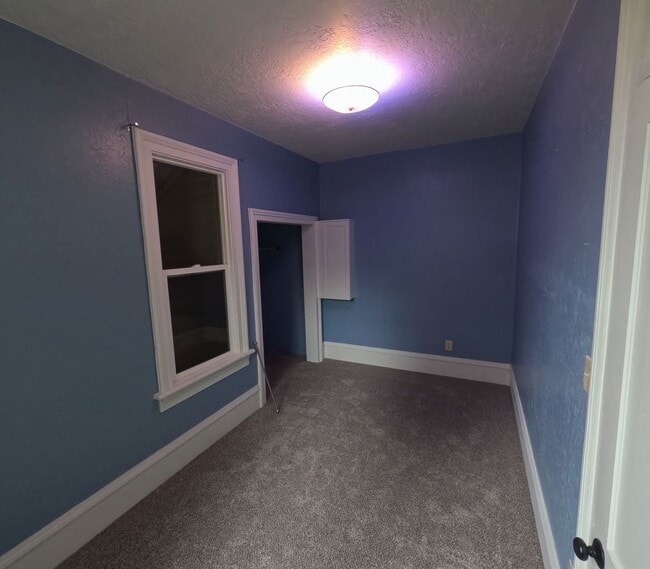 Building Photo - 4 bedroom, 2 bath house located in Downtown Stayton, OR