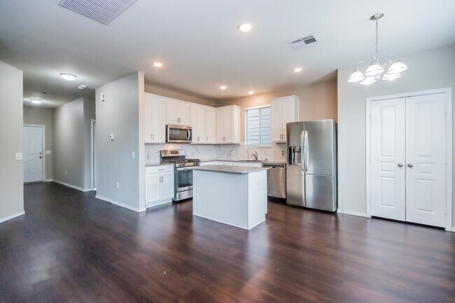 Building Photo - 4411 Windmill Run Dr