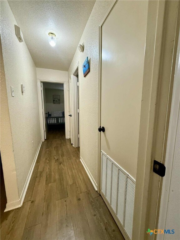 Building Photo - 1008 Circle M Dr