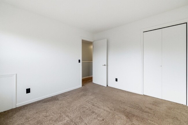 Building Photo - 830 Vine St