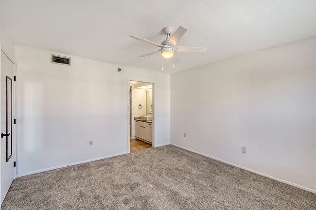 Building Photo - Completely Updated 2 Bed 2 Bath In Ironwoo...