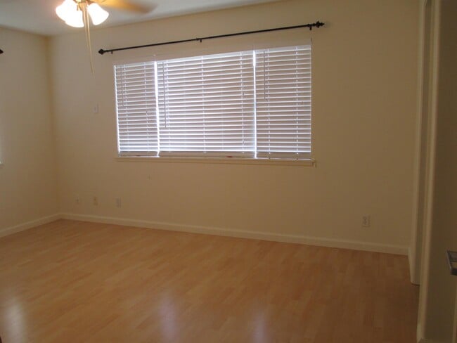 Building Photo - 95-1007-1007 Puuanu St