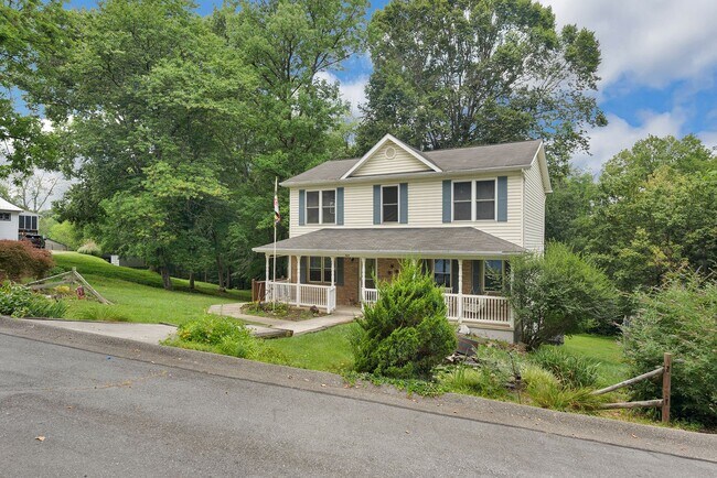 Building Photo - 505 4th