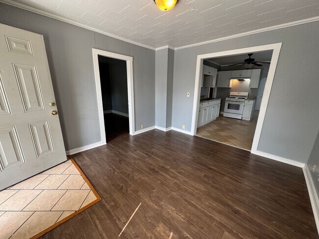 Building Photo - Christian Park 2 Bedroom 1 Bath