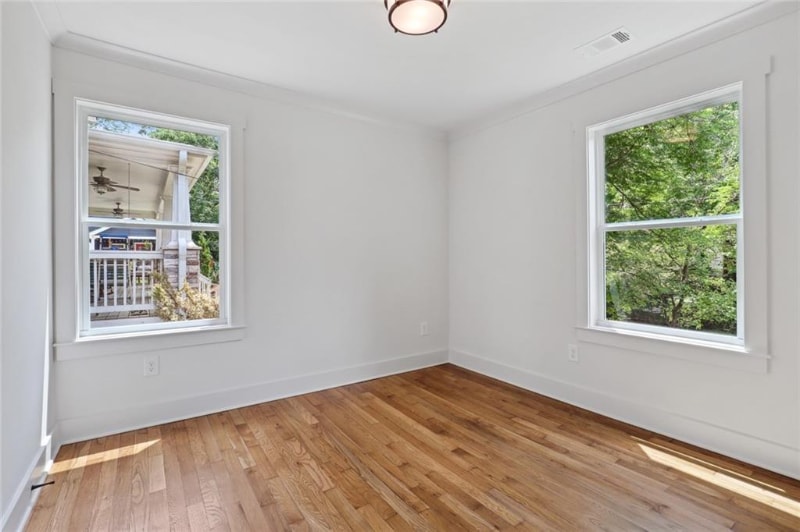 Building Photo - 496 Glenwood Pl SE