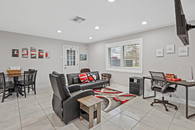 Building Photo - 6311 Bluestone Dr