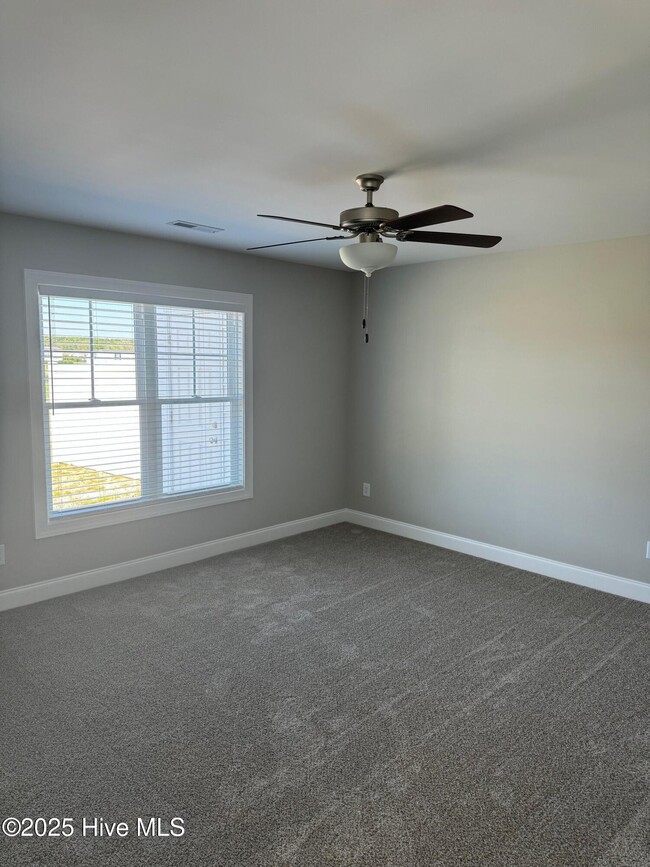 Building Photo - 824 Sarah Rebecca Dr