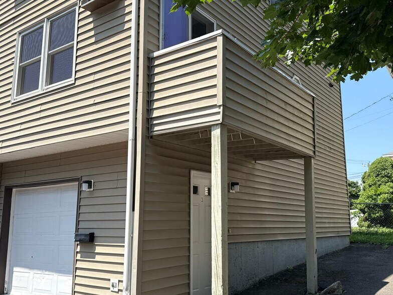 Building Photo - 783 East St