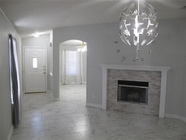 Building Photo - 3401 Pioneer Crossing Dr