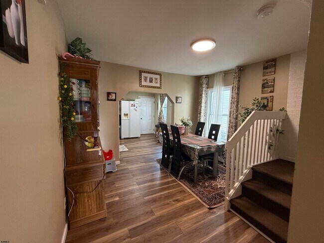 Building Photo - 29 N Texas Ave