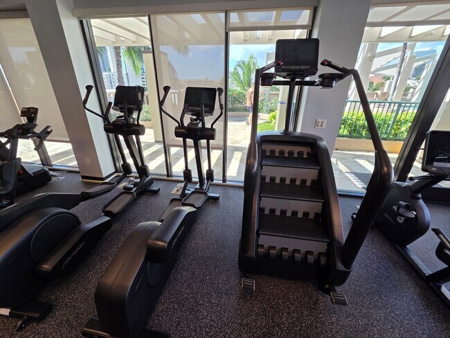 Building Photo - Immaculate Contemporary Living in Kaka‘ako- 2 bedroom, 2 bathroom, 1 covered parking stall, and I...