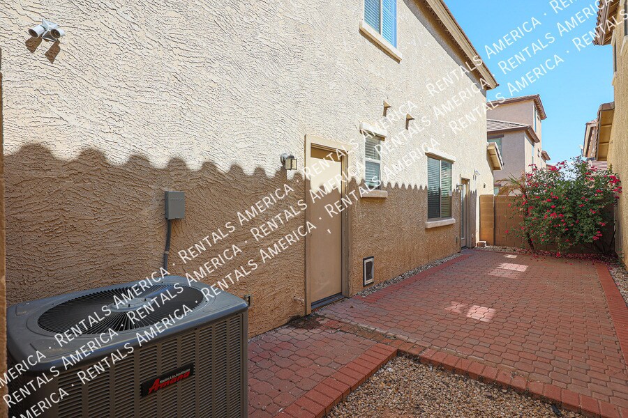 Building Photo - 591 S Buena Vista Ct