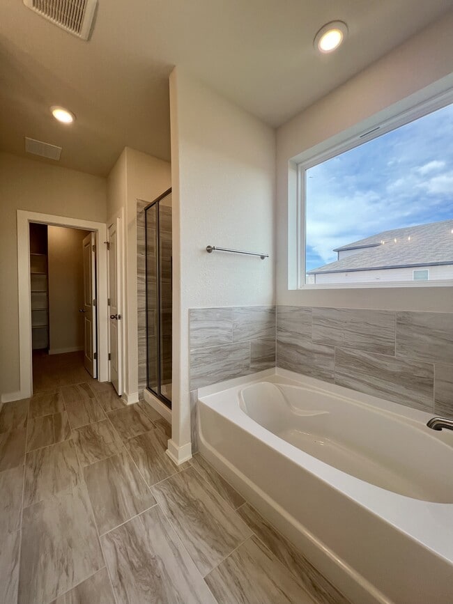 Building Photo - 14426 Daphne Bnd