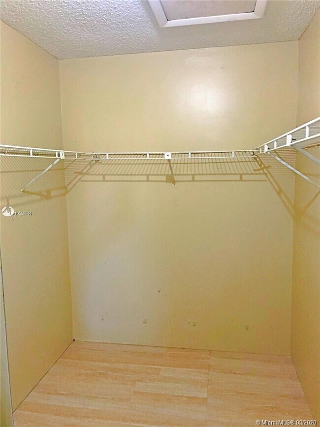 Building Photo - 6334 NW 170th Ln