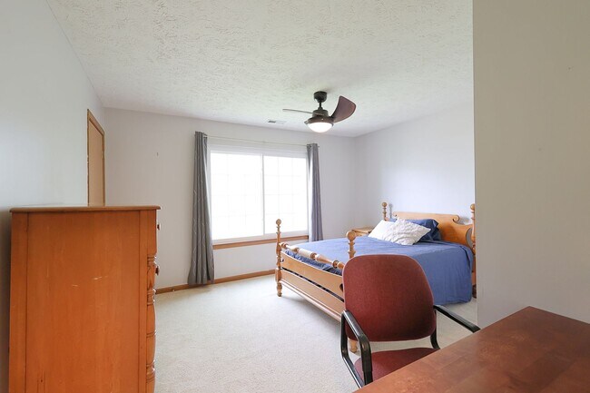 Building Photo - 3139 Bowfield Way