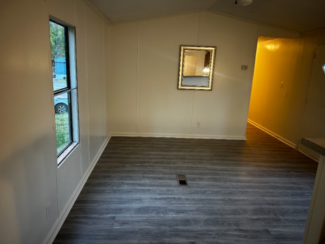 Building Photo - 2015 Williamsport Pike
