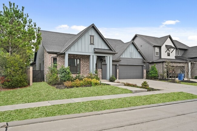 Building Photo - 15914 Dedication Dr