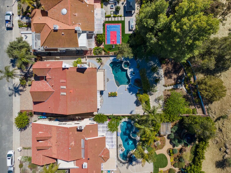 Building Photo - 6143 Lake Lindero Dr