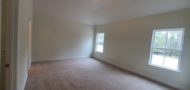 Building Photo - **RATE DROP ALERT & MOVE-IN SPECIAL: $300 ...