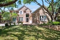 Building Photo - 2029 Primrose Dr