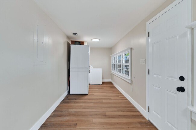 Building Photo - 3714 Morton Ave
