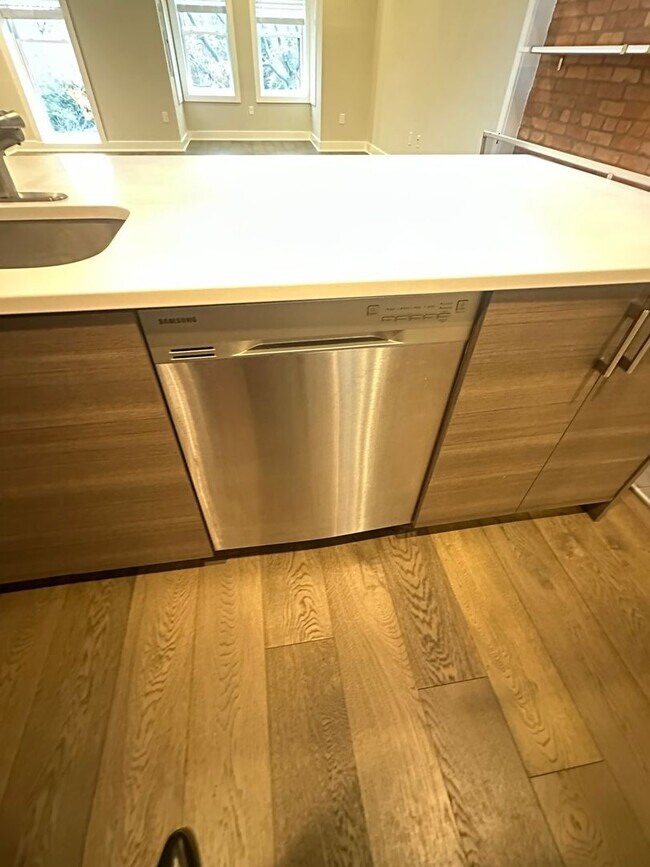 Building Photo - Modern 2 Bedroom, 2 Bathroom Penthouse with Parking in Historic LeDroit Park