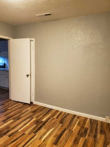 Building Photo - 304 Ruberto St