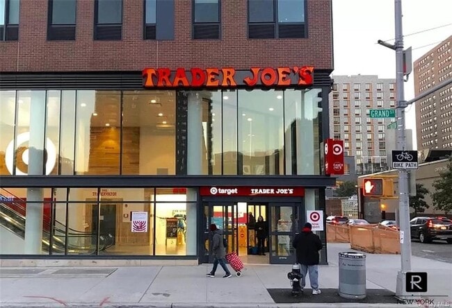 Building Photo - 100 Suffolk St