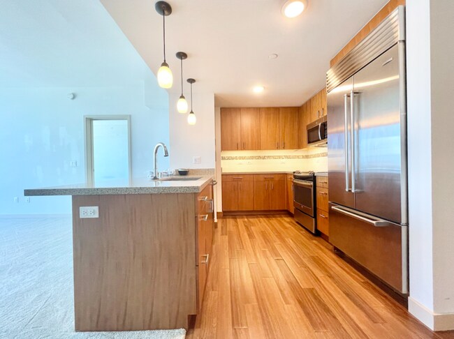 Building Photo - 555 South St