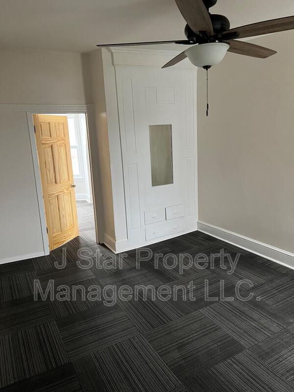 Building Photo - 1566 N 10th St