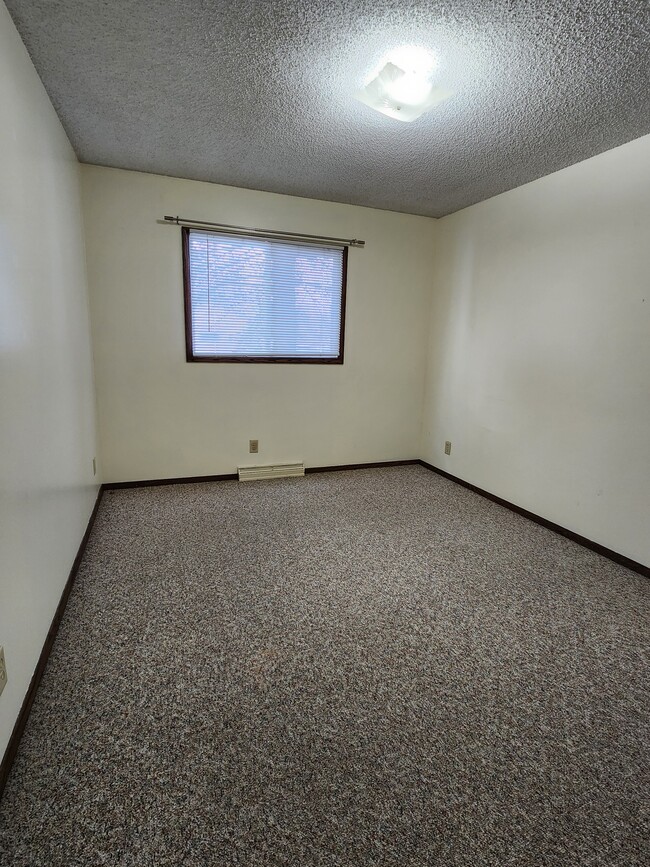 2nd bedroom - 1502 Sahlman Ave